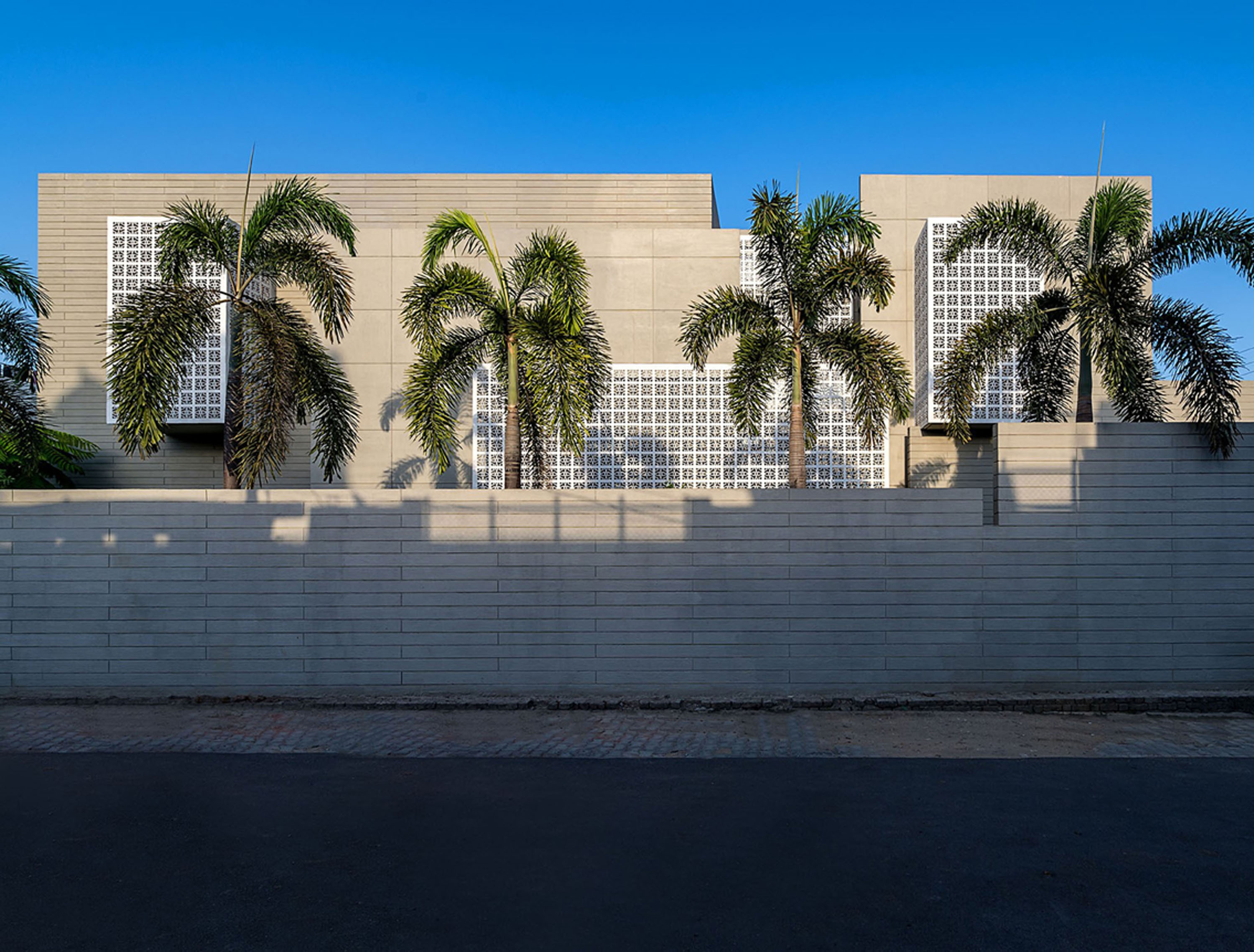 18-screens by-sanjay-puri-architects